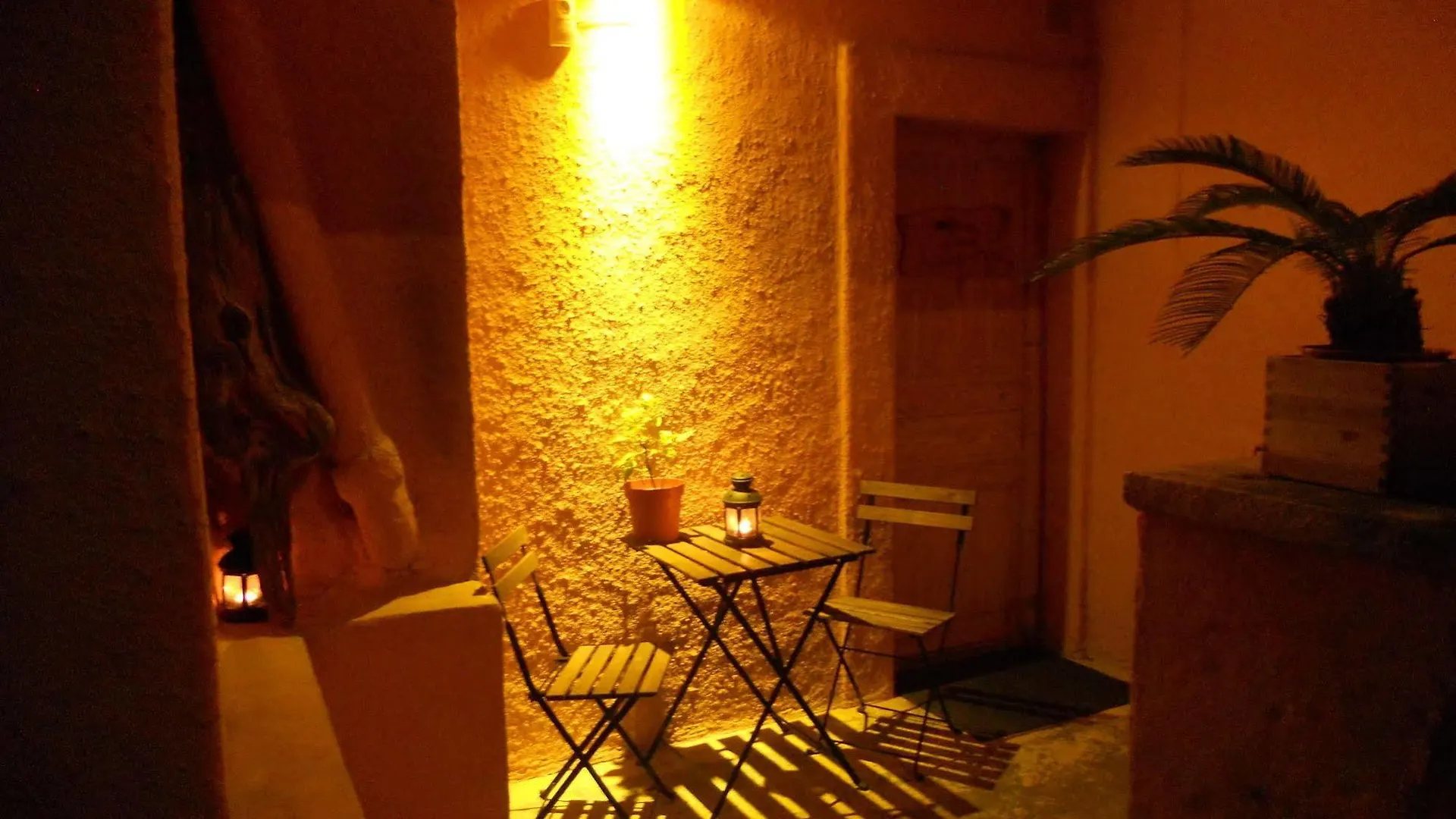 Bed and Breakfast Pyrenées Emotions à Malvézie Couette-café